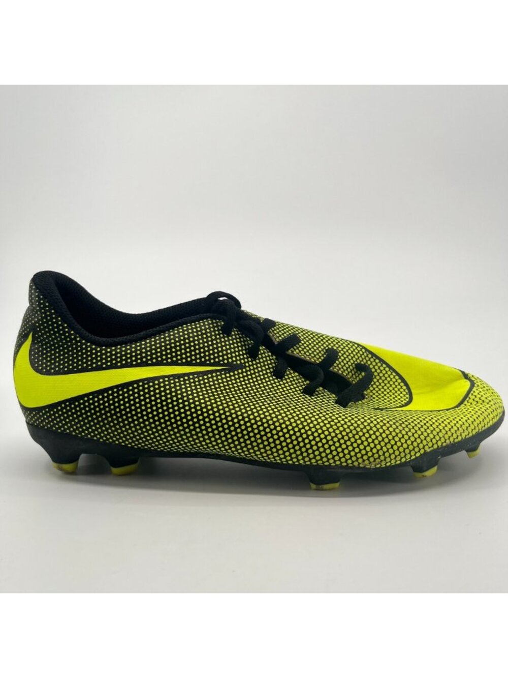 Nike Bravata II FG Boys Size 5.5Y Volt Neon Black Outdoor Running Soccer Cleats